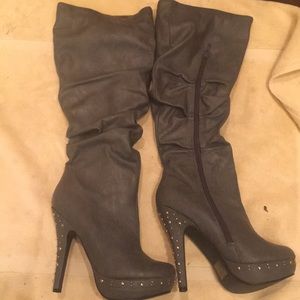 Knee-high platform boots